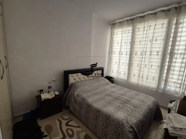 Tirane, jepet me qera zyre Kati 2, 60 m² 450 € (YZBERISHT)