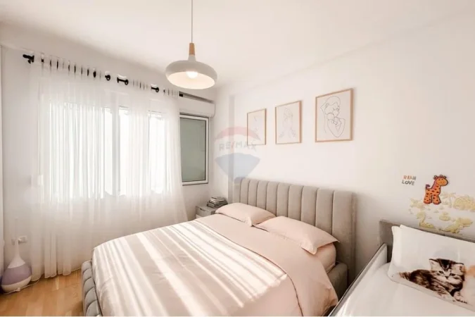 Tirane, shitet apartament 2+1+Ballkon Kati 5, 98 m² 249.000 € (Liqeni i Thate)