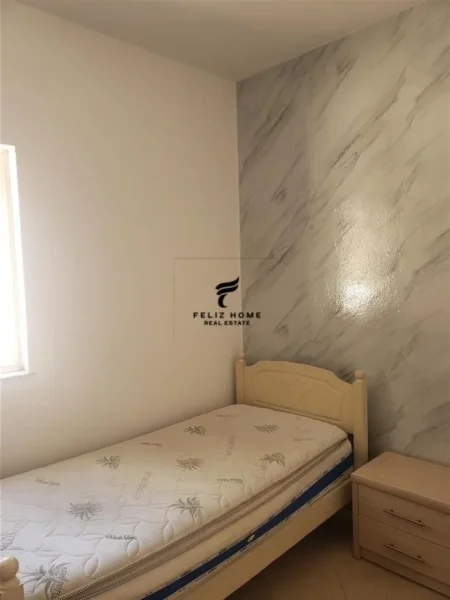 Tirane, jepet me qera apartament 2+1+Ballkon Kati 2, 145 m² 550 € (ISH FUSHA E AVIACIONIT)