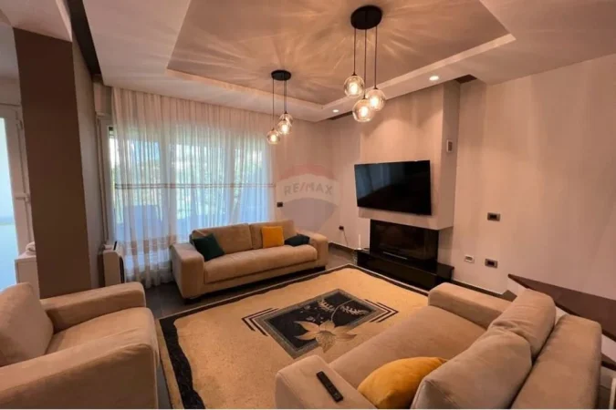 Durres, shitet Vile 2+1 Kati 1, 512 m² 550.000 € (Gjirin e Lalzit)