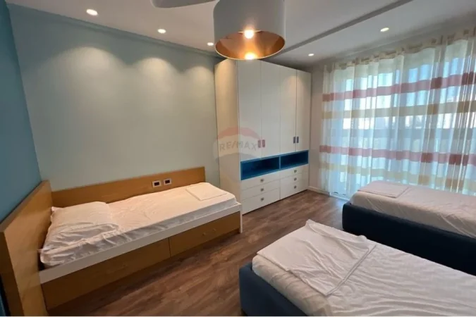 Durres, shitet Vile 2+1 Kati 1, 512 m² 550.000 € (Gjirin e Lalzit)