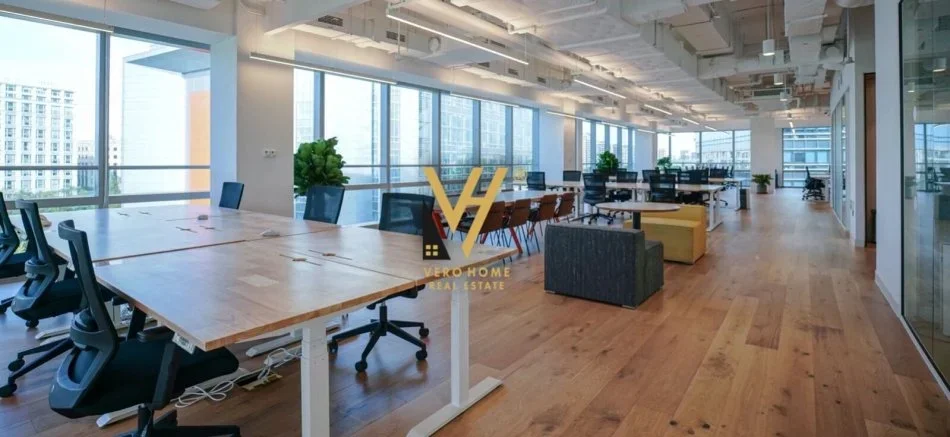 Tirane, jepet me qera ambjent biznesi Kati 2, 1.000 m² 10.000 € (XHAMLLIKU)