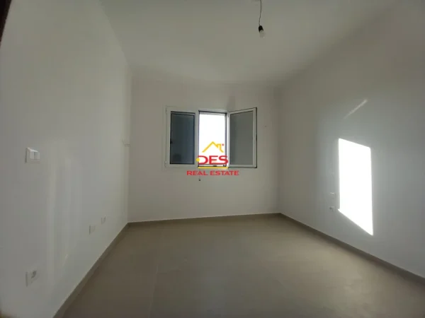 Vlore, shitet Vile 3+1+Aneks+Ballkon Kati 0, 280.000 € (Rruga Lef Sallata)
