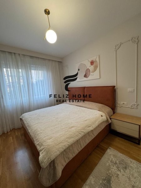 Tirane, jepet me qera apartament 1+1+Ballkon Kati 2, 75 m² 1.000 € (QENDER)