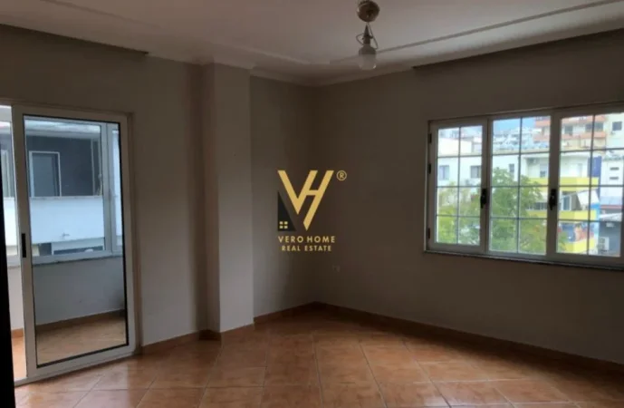 Tirane, jepet me qera zyre Kati 4, 180 m² 2.000 € (BLLOK)