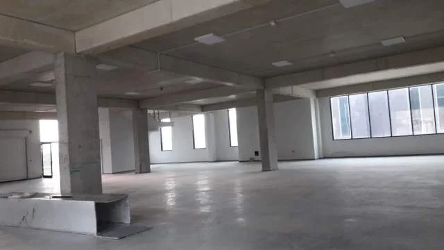 Tirane, jepet me qera magazine Kati 2, 3.500 m² 8.750 € (Vaqarr)