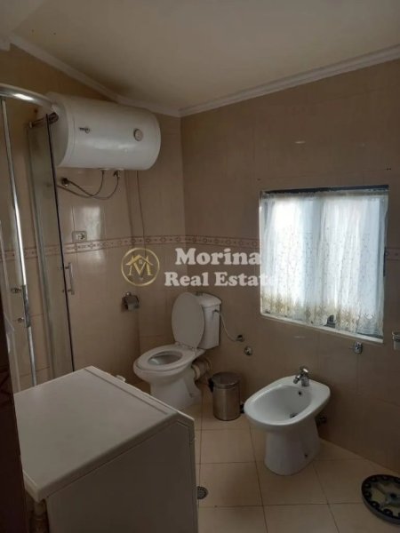 Tirane, jepet me qera apartament 2+1+Ballkon Kati 2, 120 m² 450 € (Liqeni i Thate)
