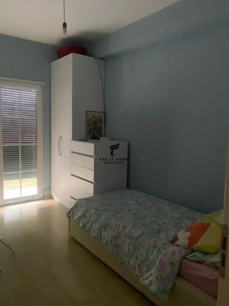 Tirane, jepet me qera apartament 3+1+Ballkon Kati 2, 160 m² 850 € (21 DHJETORI)