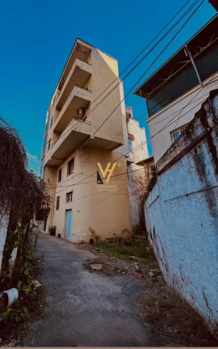 Tirane, jepet me qera ambjent biznesi Kati 0, 100 m² 600 € (RRUGA E DURRESIT)