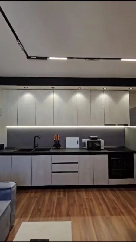 Tirane, jepet me qera apartament 1+1+Ballkon Kati 10, 800 € 