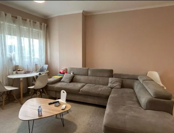 Tirane, jepet me qera apartament 1+1 , 70 m² 550 € (Rruga Panorama)