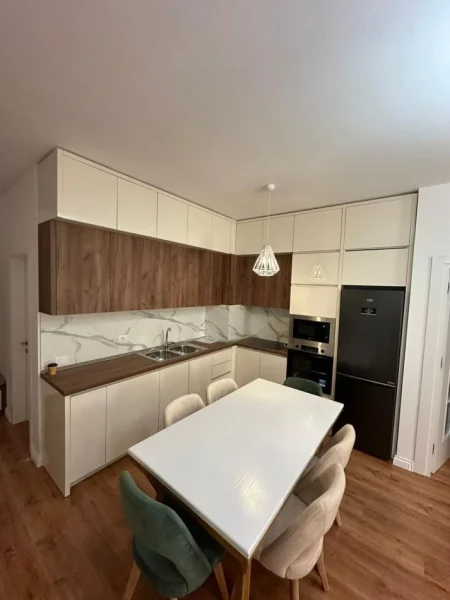 Tirane, jepet me qera apartament 2+1 , 111 m² 1.200 € (Parku Olimpik)