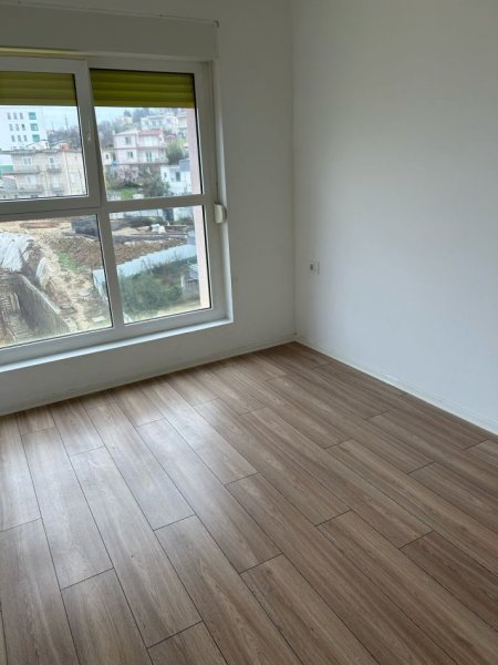 Tirane, jap me qera apartament 1+1+Ballkon Kati 4, 60 m² 300 € (Pasho Hysa)