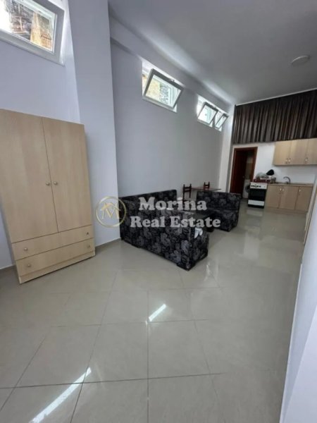 Tirane, jepet me qera apartament 2+1 Kati 1, 75 m² 560 € (Rruga E Barrikadave)