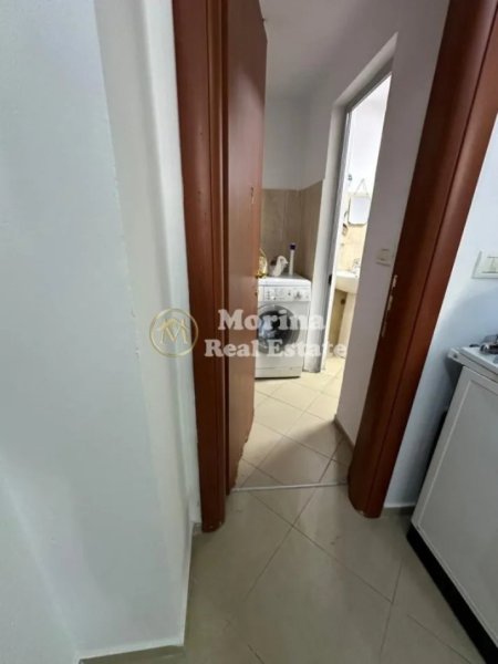 Tirane, jepet me qera apartament 2+1 Kati 1, 75 m² 560 € (Rruga E Barrikadave)