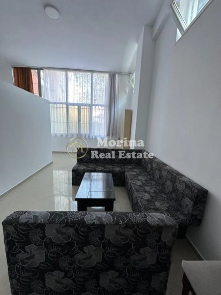 Tirane, jepet me qera apartament 2+1 Kati 1, 75 m² 560 € (Rruga E Barrikadave)