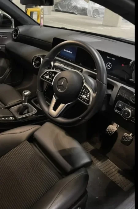 Angli, shitet makine Mercedes-Benz A Class Benzin, gri metalizato Klima 45000 km 16.500 €