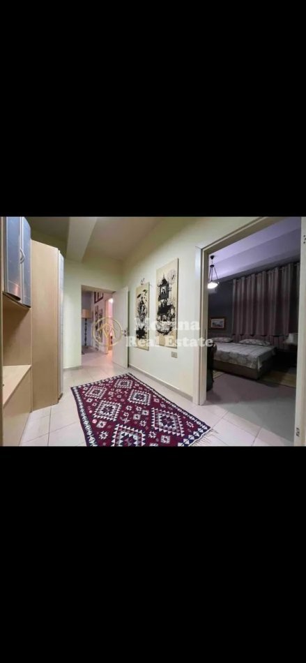 Tirane, jap me qera apartament 1+1 Kati 3, 86 m² 500 € (Bulevardi Zogu 1)