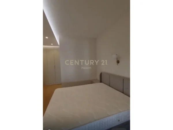 Tirane, jap me qera apartament 3+1+2+Post Parkimi, 125 m² 1.500 € (PARK LIFE, Liqeni i Thatë)