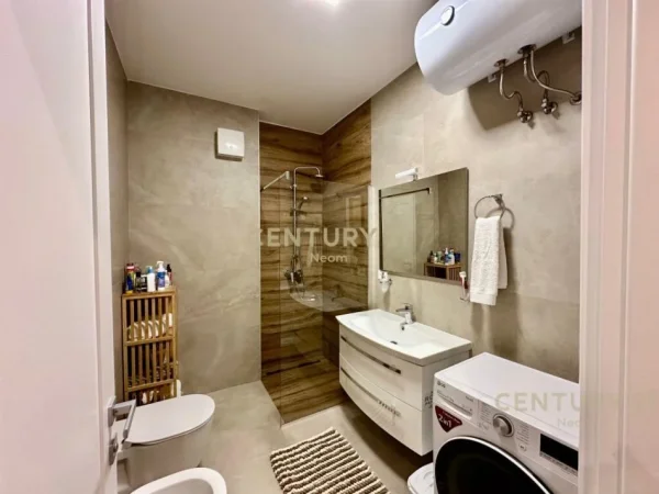 Tirane, jap me qera apartament 3+1+2+Post Parkimi, 125 m² 1.500 € (PARK LIFE, Liqeni i Thatë)
