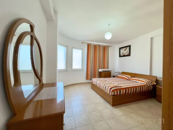 Tirane, jap me qera apartament 2+1+Ballkon , 100 m² 550 € (Kodra e Diellit)