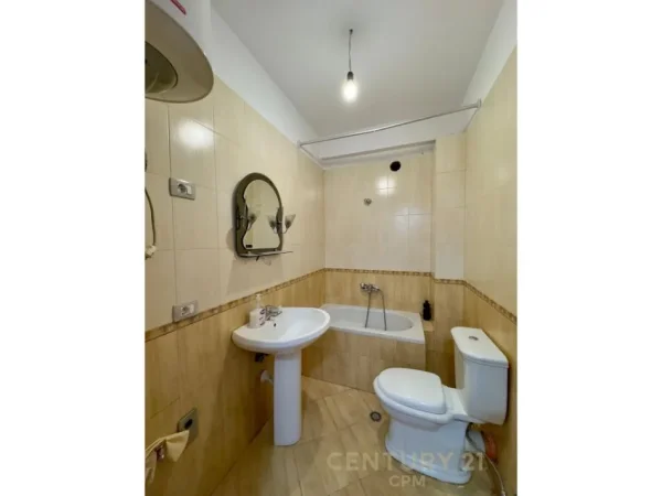 Tirane, jap me qera apartament 2+1+Ballkon , 100 m² 550 € (Kodra e Diellit)
