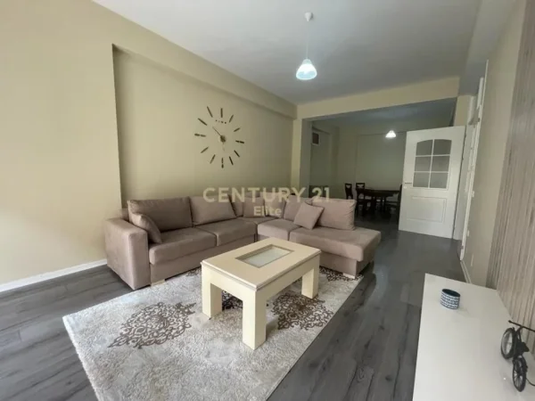 Tirane, jap me qera apartament 2+1+2 , 116 m² 800 € (Liqeni i Thatë)