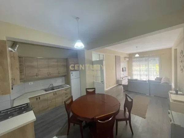 Tirane, jap me qera apartament 2+1+2 , 116 m² 800 € (Liqeni i Thatë)