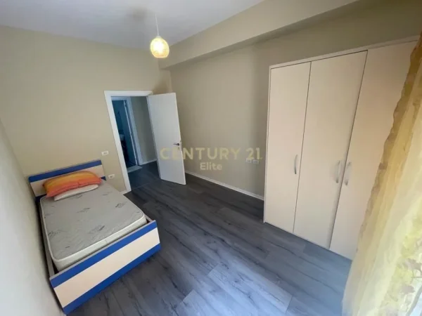 Tirane, jap me qera apartament 2+1+2 , 116 m² 800 € (Liqeni i Thatë)