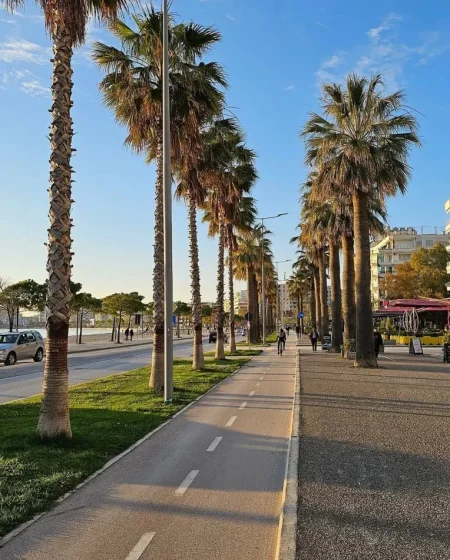 Lungomare📍Vlore, shitet Apartament 2+1+2tualete, 100 m² 220.000 €