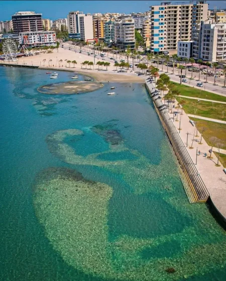 Lungomare📍Vlore, shitet Apartament 2+1+2tualete, 100 m² 220.000 €