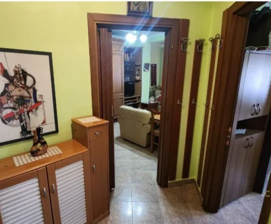 Tirane, jap me qera apartament 1+1 Kati 3, 45 m² (pas Kompleksit Square 21)