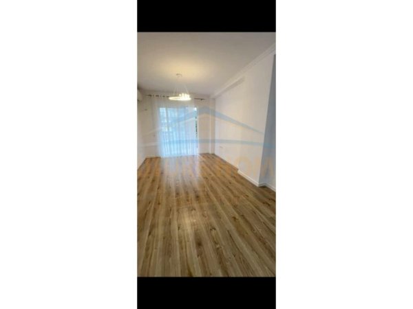 Tirane, shitet apartament 1+1+Aneks+Ballkon Kati 1, 72 m² 99.000 € (Yzberisht)
