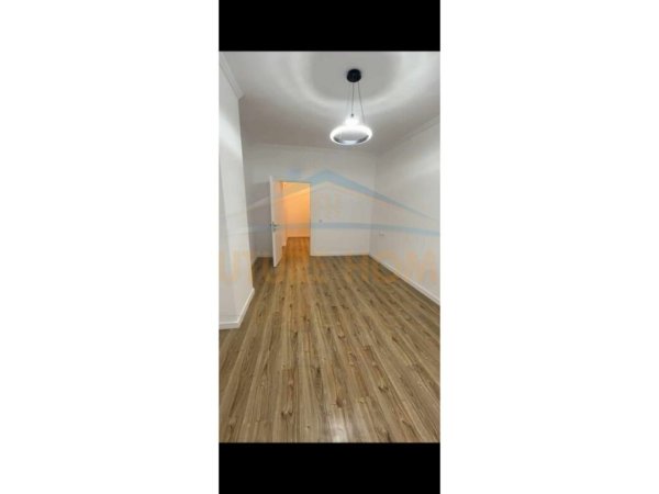Tirane, shitet apartament 1+1+Aneks+Ballkon Kati 1, 72 m² 99.000 € (Yzberisht)