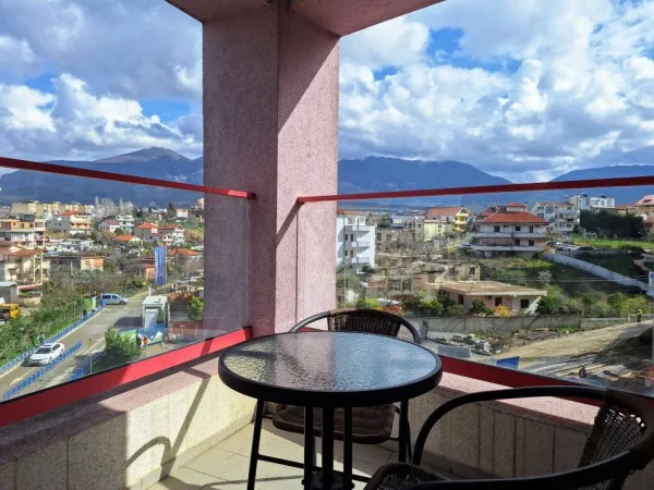 Tirane, jap me qera apartament 2+1+Ballkon Kati 3, 550 €