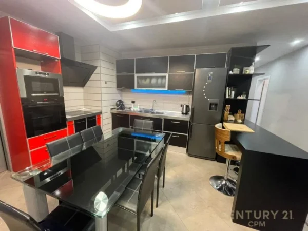 Tirane, shes apartament 2+1+2 , 116 m² 300.000 € (Kopshti Botanik Zoologjik)