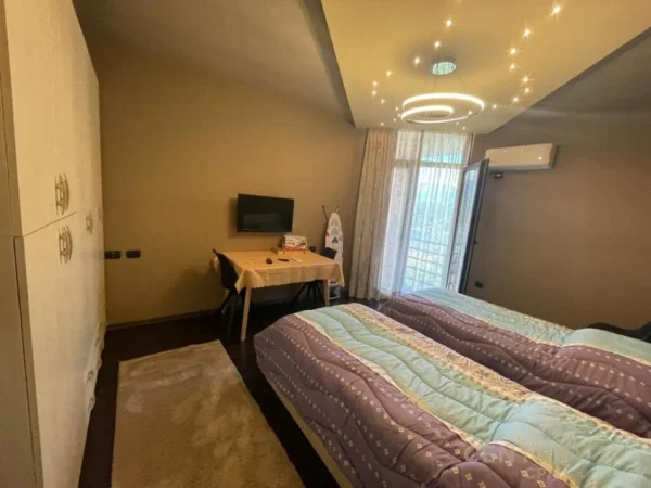 Tirane, shes apartament 2+1+2 , 116 m² 300.000 € (Kopshti Botanik Zoologjik)