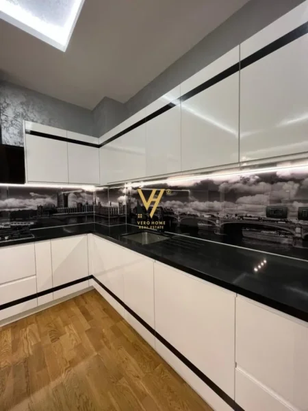 Tirane, shitet apartament 2+1+Ballkon Kati 4, 116 m² 260.000 € (KOPSHTI BOTANIK)