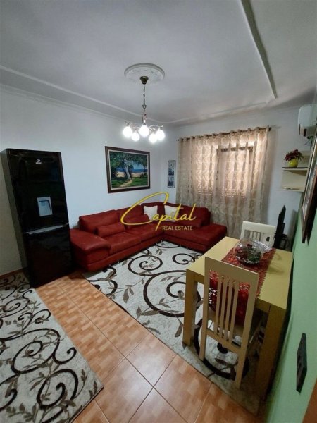 Tirane, jepet me qera apartament 2+1 Kati 3, 70 m² 450 € (XHAMLLIKU)