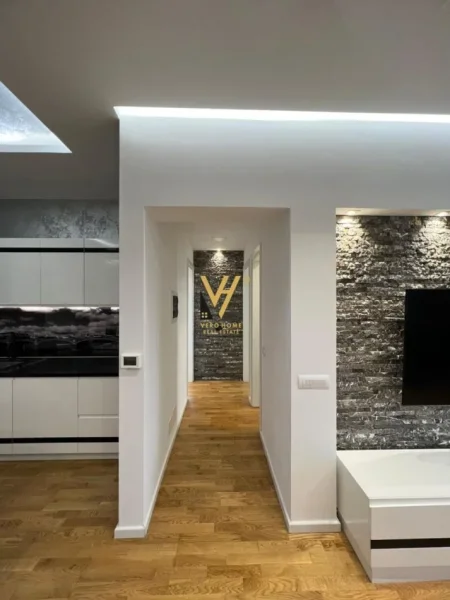 Tirane, shitet apartament 2+1+Ballkon Kati 4, 116 m² 260.000 € (KOPSHTI BOTANIK)