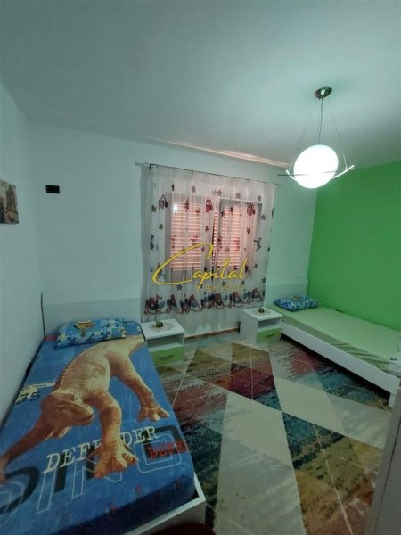Tirane, jepet me qera apartament 2+1 Kati 3, 70 m² 450 € (XHAMLLIKU)