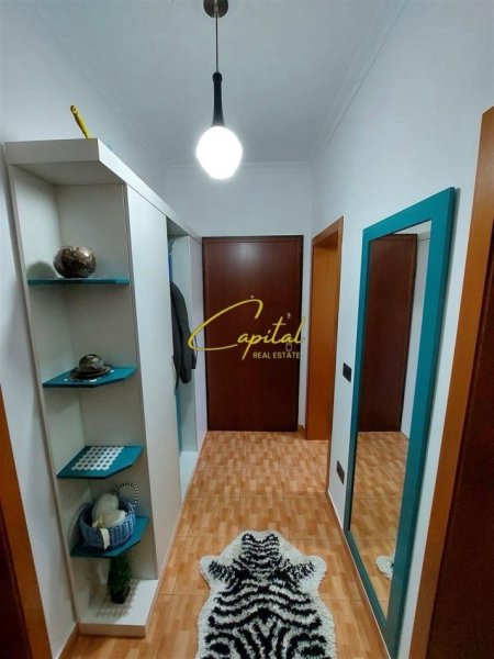 Tirane, jepet me qera apartament 2+1 Kati 3, 70 m² 450 € (XHAMLLIKU)