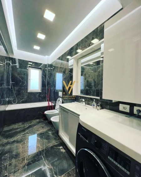 Tirane, shitet apartament 2+1+Ballkon Kati 4, 116 m² 260.000 € (KOPSHTI BOTANIK)