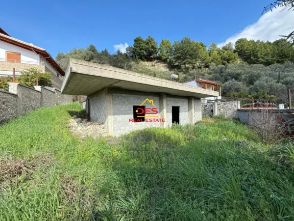 Vlore, shitet shtepi 2+1 Kati 0, 119 m² 125.000 € (Rruga Demokracia)
