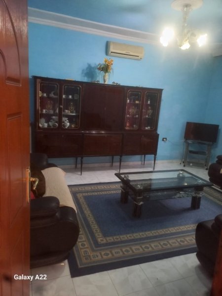 Tirane, jepet me qera apartament 3+1+Aneks , 450 € (rruga e elbasanit)