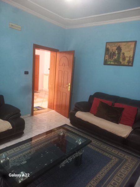 Tirane, jepet me qera apartament 3+1+Aneks , 450 € (rruga e elbasanit)