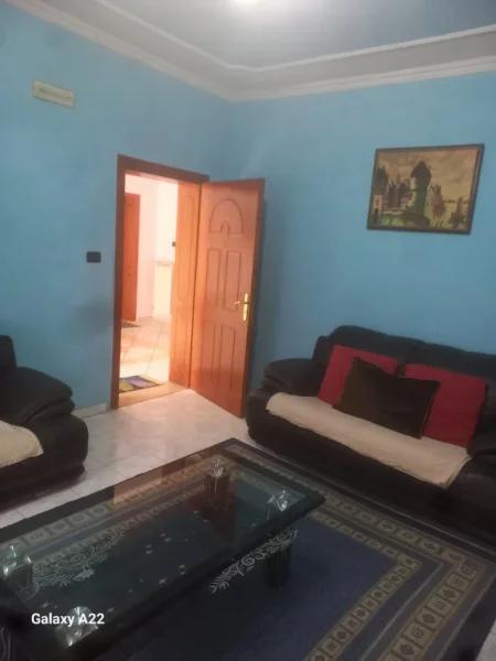 Tirane, jepet me qera apartament 3+1+Aneks , 450 € (rruga e elbasanit)