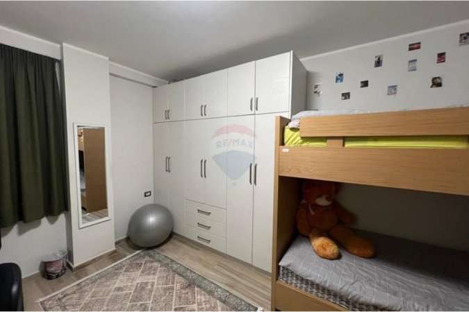 Tirane, jepet me qera apartament 2+1+Ballkon Kati 2, 100 m² 750 € 