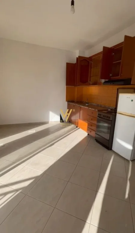 Lezhe Shengjin, shitet garsonier 1+1 Kati 2, 40 m² 53.000 € (SHENGJIN)