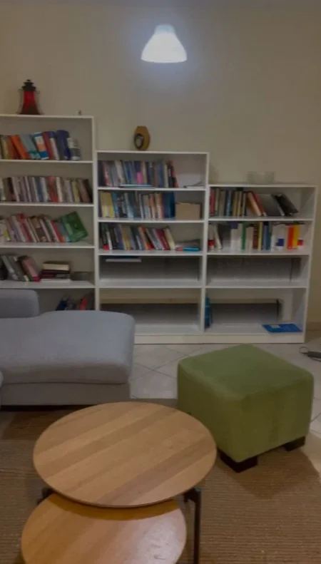 Tirane, jepet me qera apartament 3+1+Aneks+Ballkon Kati 2, 120 m² 800 € (QENDER)